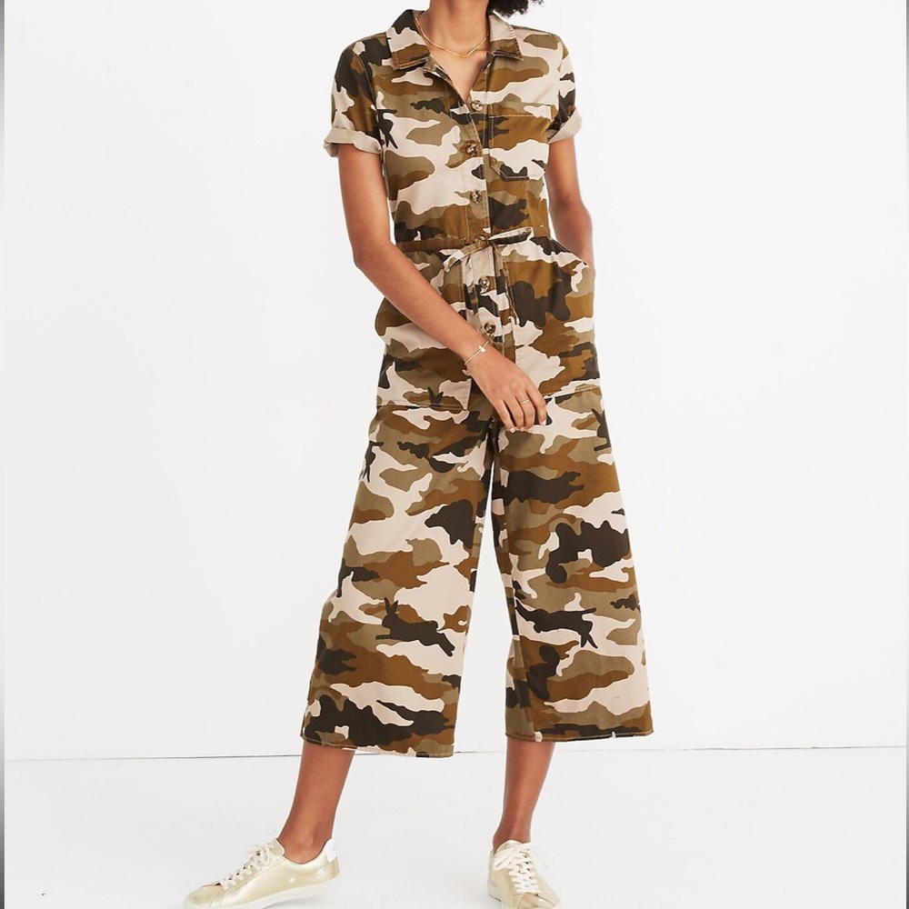 Madewell Wide Leg Utility Camo Jumpsuit. Size large